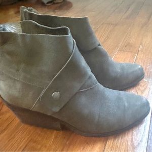 Eileen Fisher suede booties, size 8